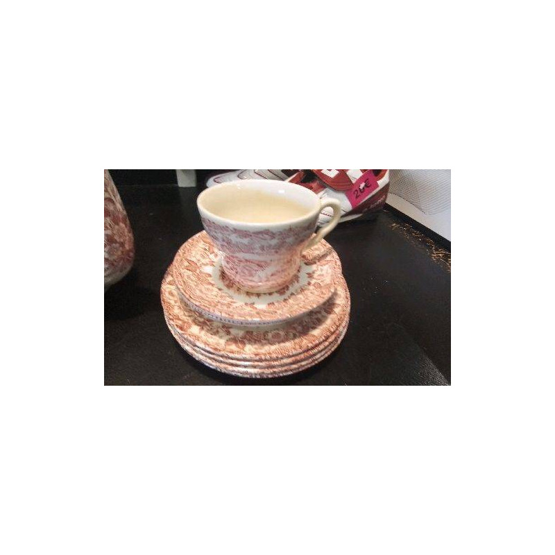 TASSE ANGLAISE + ASSIETTES 