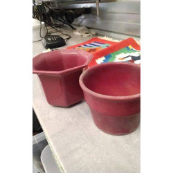 CACHE POT ROUGE