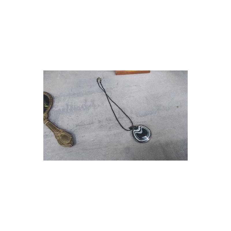 COLLIER 