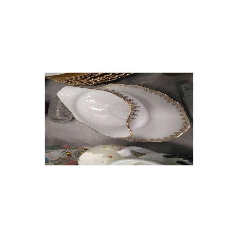 SAUCIERE PORCELAINE 