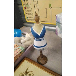 DECO BUSTE PORTE COLLIER 