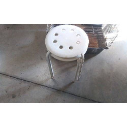 TABOURET EN L\'ÉTAT 