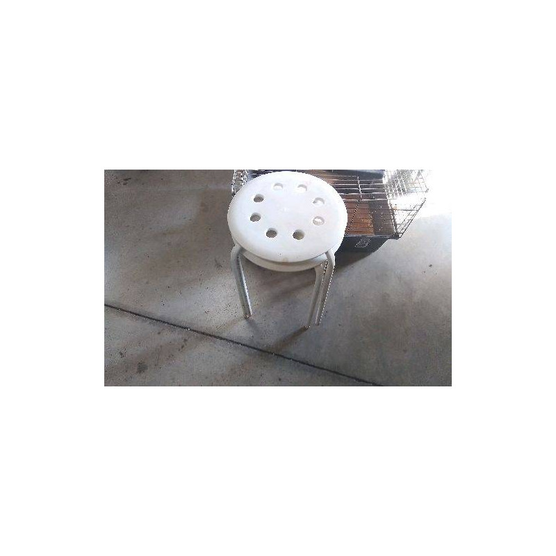 TABOURET EN L\'ÉTAT 