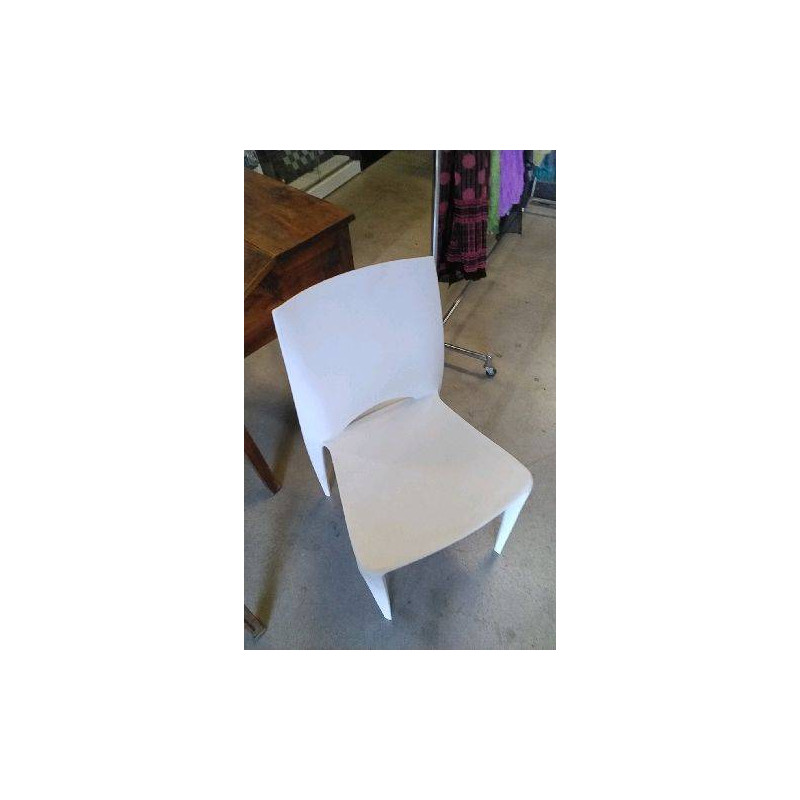 CHAISE PLASTIQUE BLANCHE 