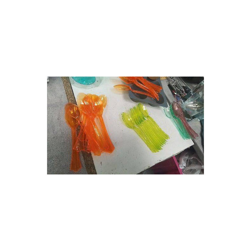 CUILLERES PLASTIQUE COULEUR
