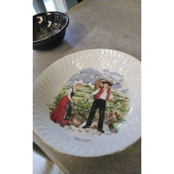 ASSIETTE CREUSE 