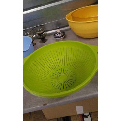 PASSOIRE PLASTIQUE VERTE