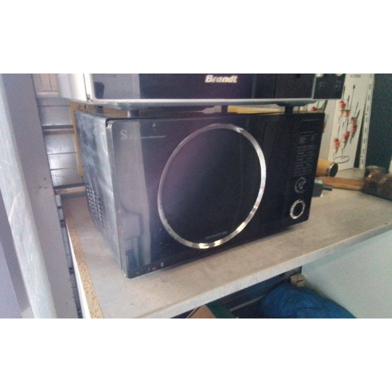 MICRO ONDES DAEWOO NOIR