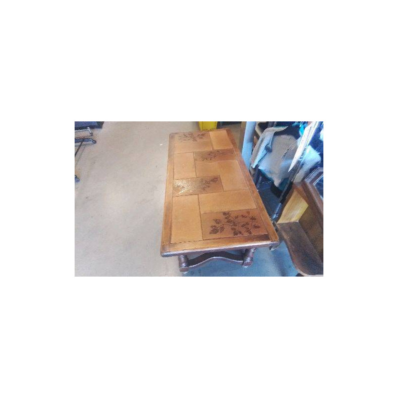 TABLE CARRELÉE 
