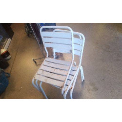 CHAISE METAL EN L’ETAT