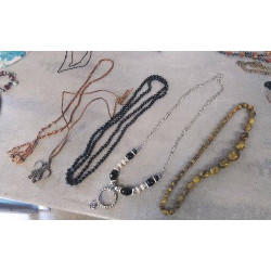 COLLIER 