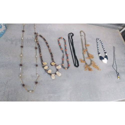 COLLIER 