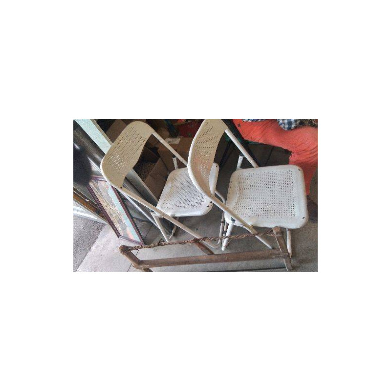 CHAISE PLIANTE METAL EN L’ETAT 