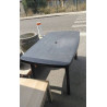 TABLE DE JARDIN PLASTIQUE EN L’ETAT