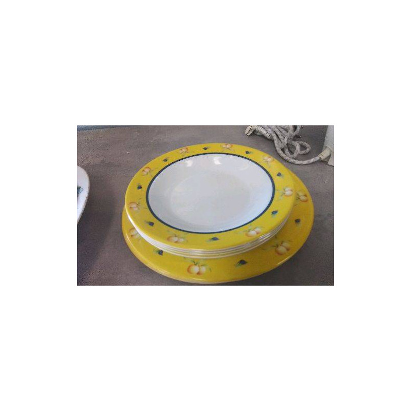 ASSIETTES PLASTIQUE LE LOT