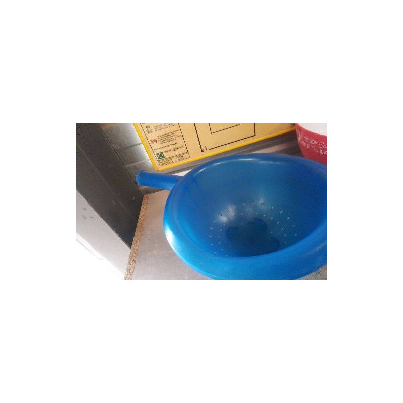 PASSOIRE BLEUE