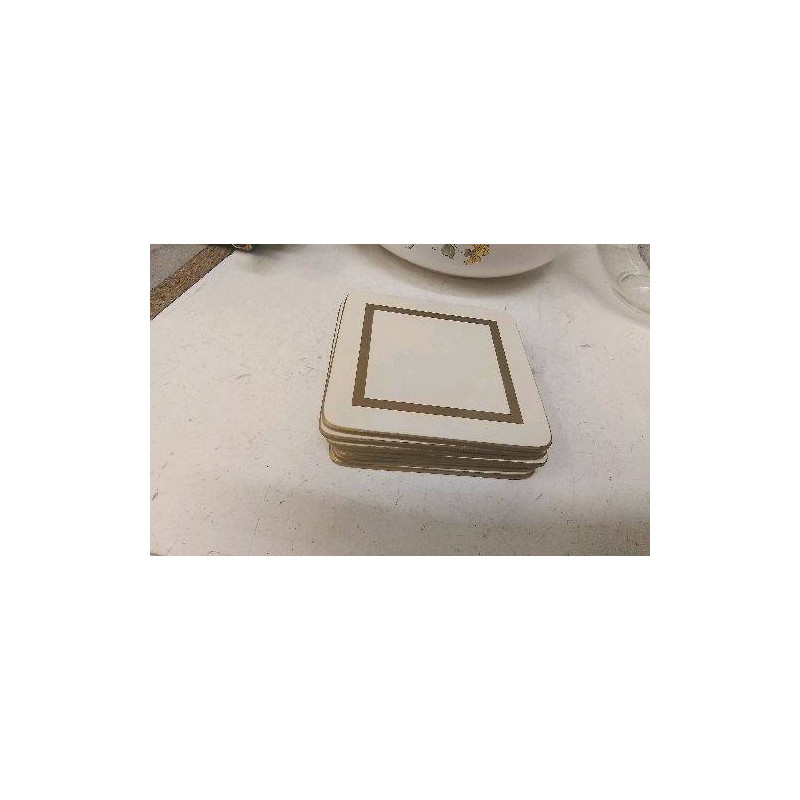 DESSOUS DE VERRES