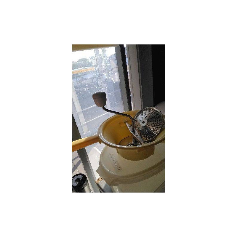 MOULIN A LEGUMES JAUNES