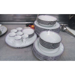 SERVICE DE TABLE LIMOGES...