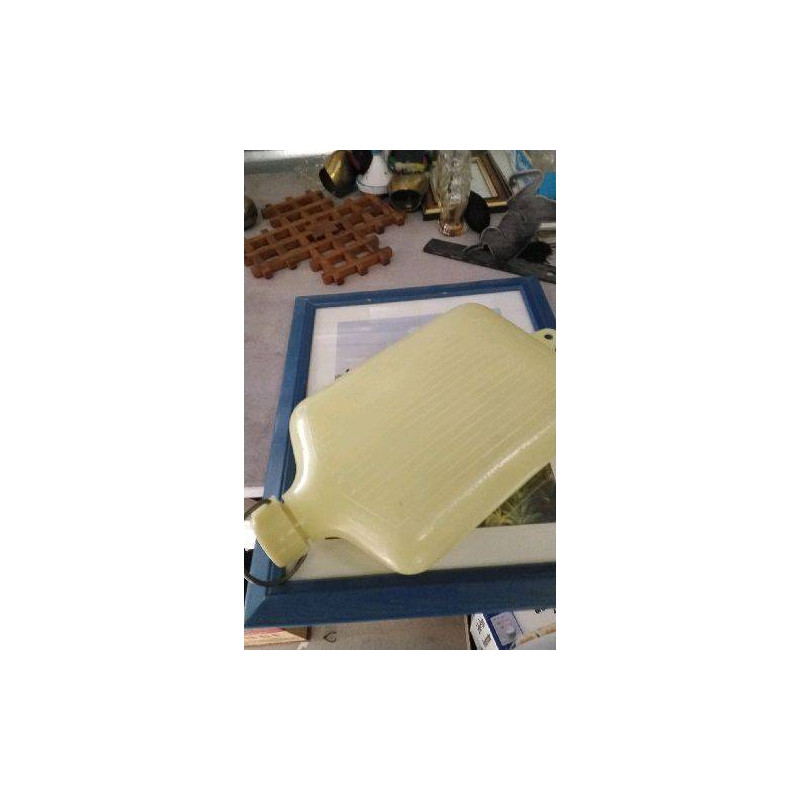 GOURDE PLASTIQUE ANCIENNE 