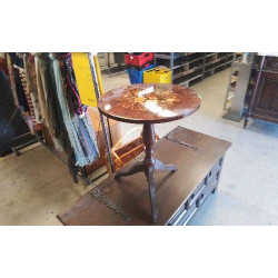 TABLE D’APPOINT MARQUETEE 