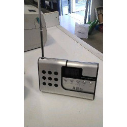 RADIO REVEIL AEG - PILES
