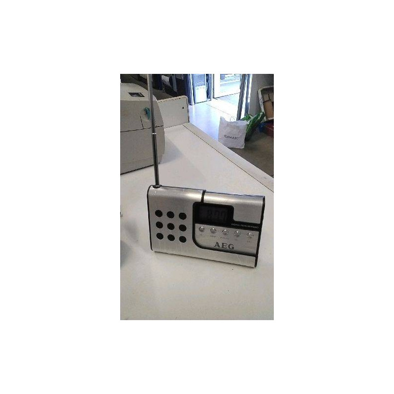 RADIO REVEIL AEG - PILES