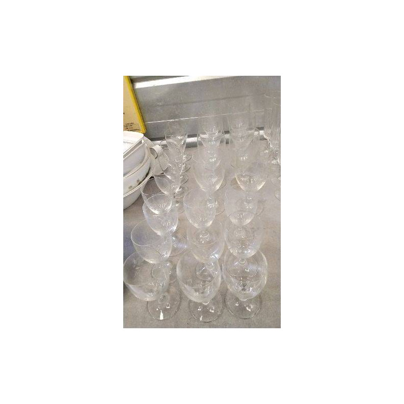 VERRE A PIED CRISTALLIN LE LOT