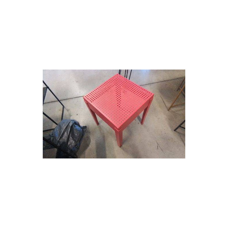 TABLE D’APPOINT ROUGE METAL IKEA