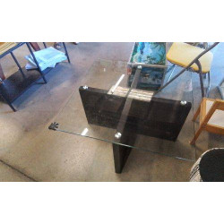 TABLE BASSE CARREE DESSUS...