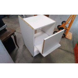 MEUBLE DAPPOINT SUR ROULETTES 