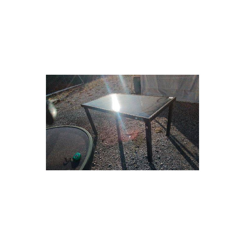 TABLE DE JARDIN RESINE / DESSUS VERRE ( 150X90)