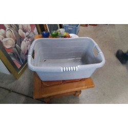 PANIERE A LINGE PLASTIQUE 