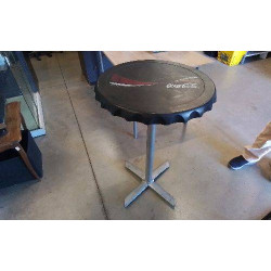 MANGE DEBOUT COCA COLA ( EN...