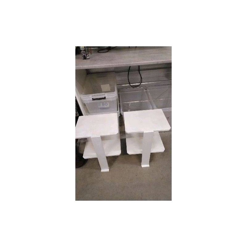 CHEVET BLANC EN L’ETAT