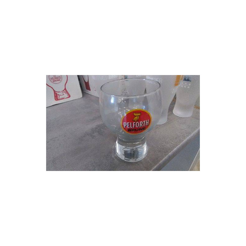 VERRE BIERE PELFORTH BRUNE
