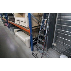 MEUBLE VESTIAIRE A SUSPENDRE 