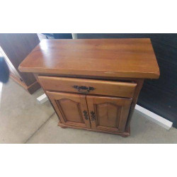 MEUBLE D’APPOINT 2 PORTES 1...