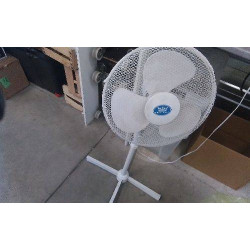 VENTILATEUR SUR PIED EN L’ETAT