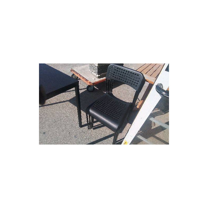 CHAISE PLASTIQUE NOIRE IKEA