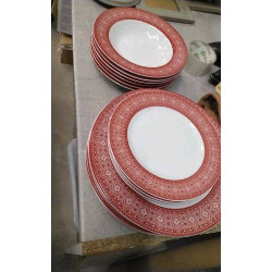ASSIETTES ROUGES LE LOT