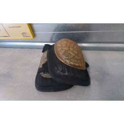 GENOUILLÈRES DE MACON