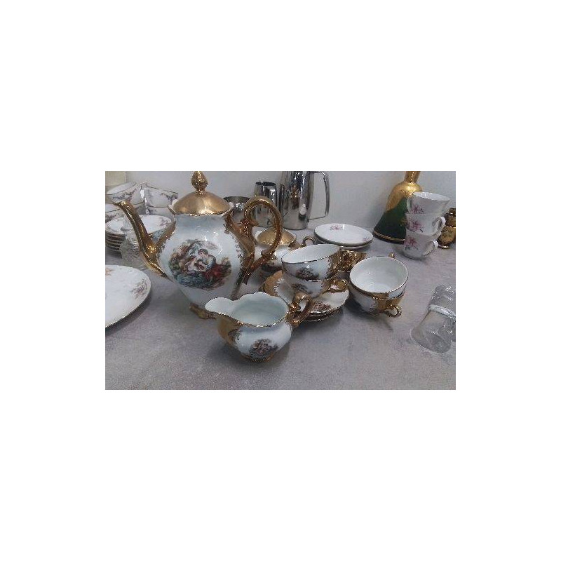 SERVICE A CAFE DORE ITALIEN 