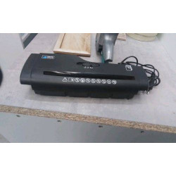 DESTRUCTEUR À PAPIER 