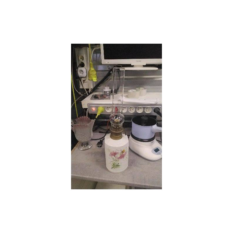 LAMPE A PETROLE 