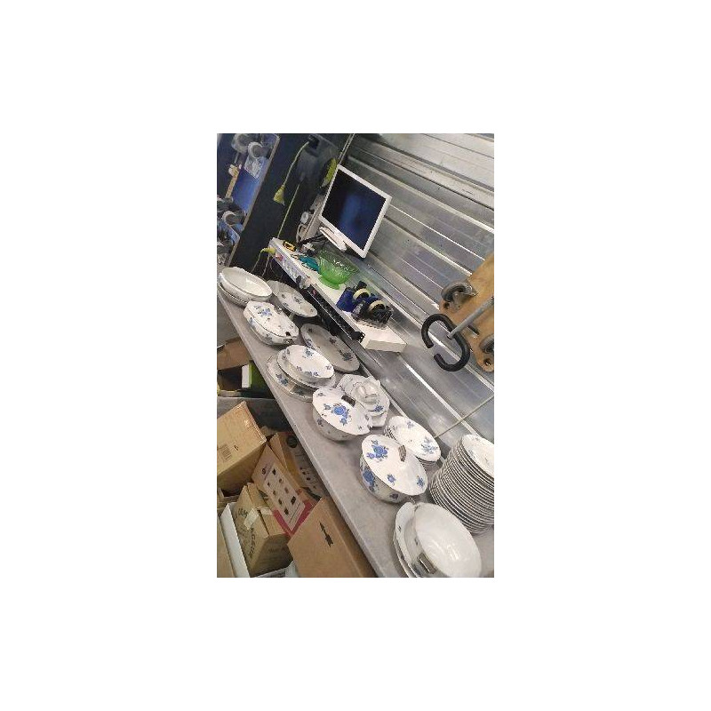 SERVICE DE TABLE LIMOGES FLEURS BLEUES 