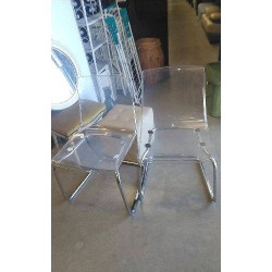 CHAISE PLEXI EN L’ÉTAT 