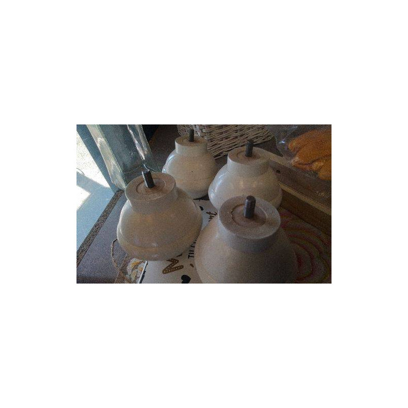 PIED DE MEUBLE LE LOT